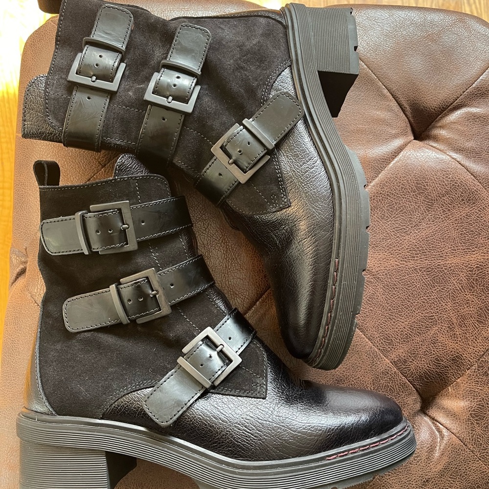 Hispanitas Boots: NEW
